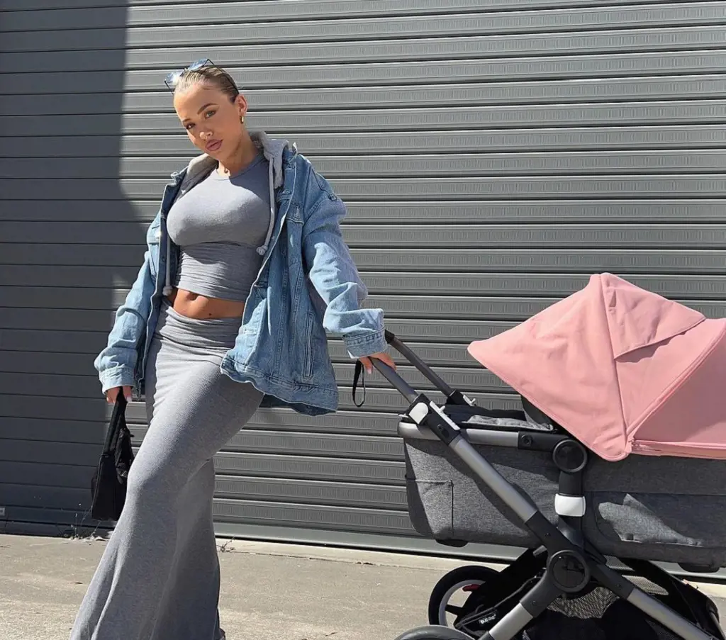 Tammy Hembrow wearing clothes from saski collection