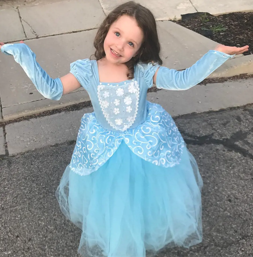 Scarlett looks adorable on her blue fairy attire