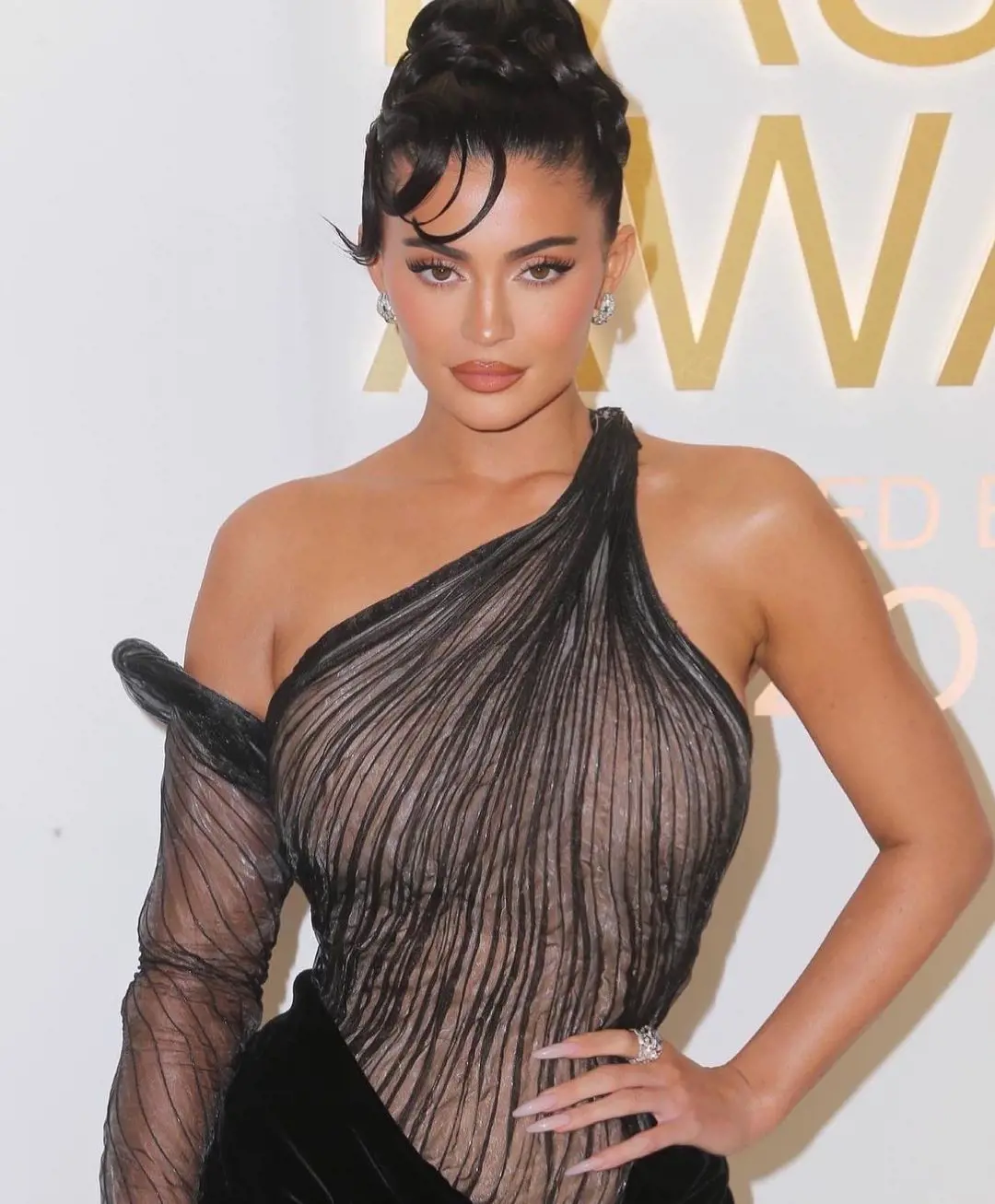 Kylie wore a beautiful 1999 Thierry Mugler dress at the CFDA Fashion Awards in November 2022. 