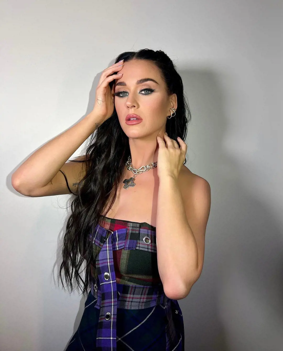 Katy Perry is an American singer who has taken the role of a judge in American Idol since 2018.