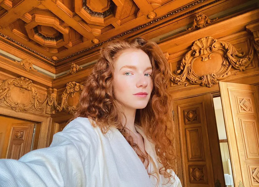 Annalise looks ethereal as she takes a selfie at Verride Palácio Santa Catarina on 18 May 2022