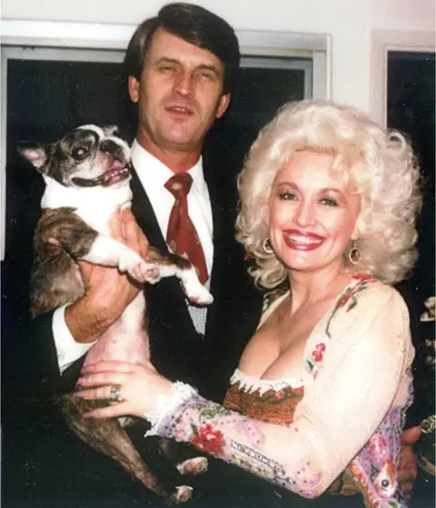 Dolly Parton and Carl Thomas Dean met in Nashville in 1964 and got hitched in 1966.